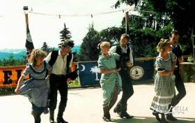 Country festival v Rakousku - Traunstein - 1991 - nám poskytl možnost odrazit se od dna a vletět do světa show, cloggingu a na prkna evropských country festivalů...Díky pane Nevado!  » Click to zoom ->